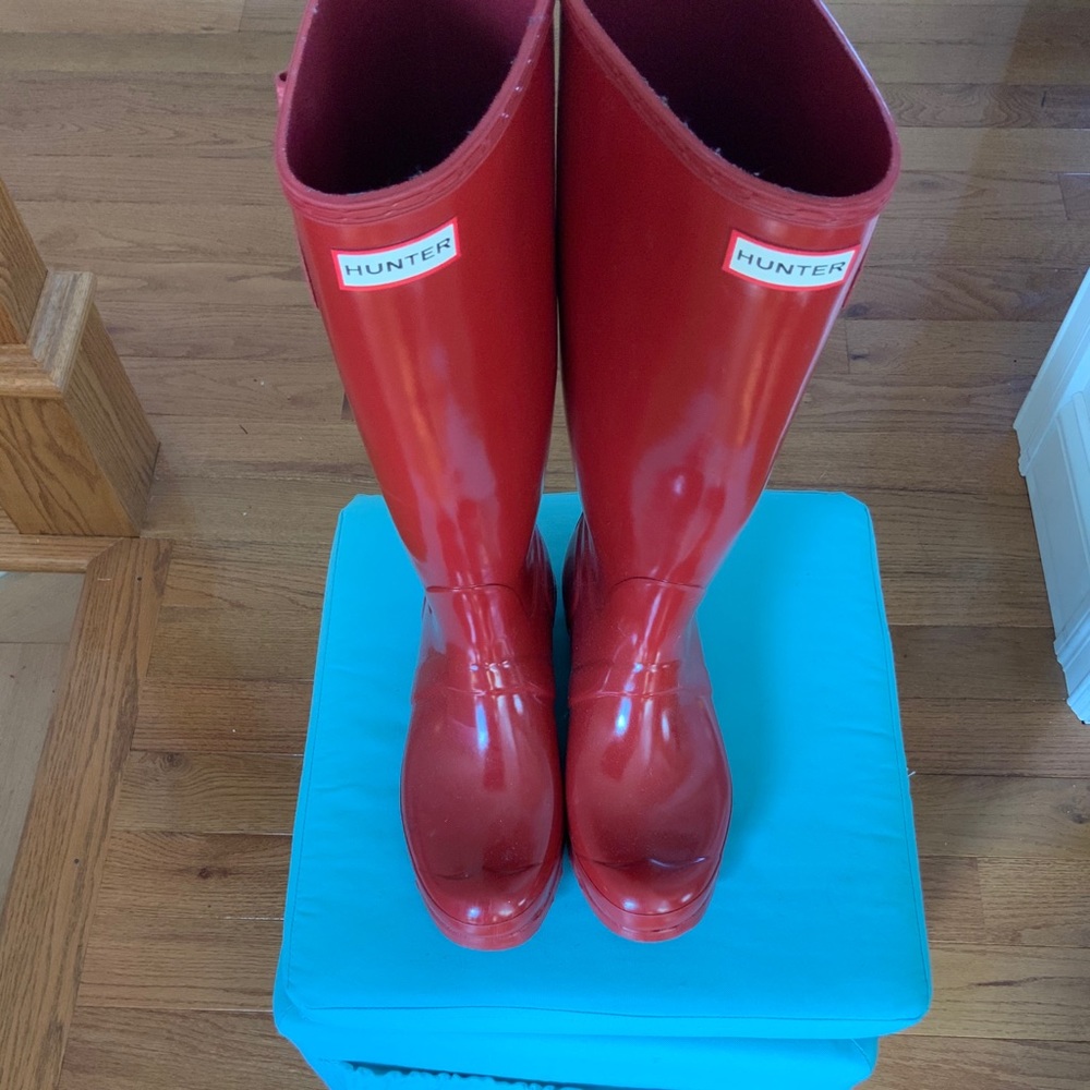 Hunter - red/gloss tall rain boot size 9 - worn 2x